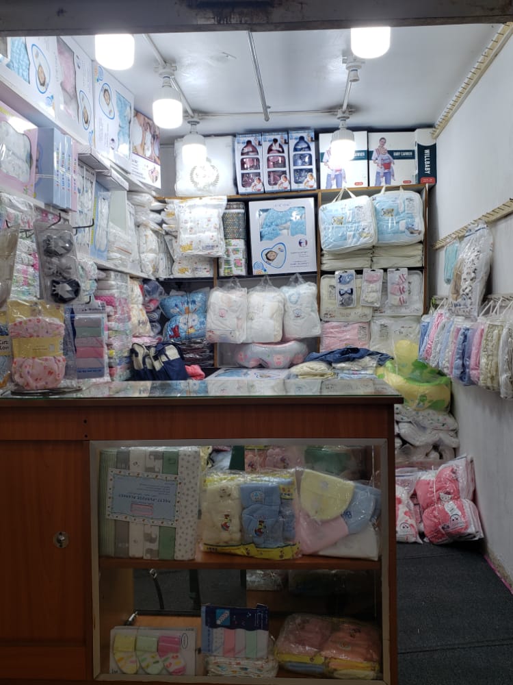 brendah_ape's tweet image. @Dhanns6 CEO Dorahz Kids Collection has opened up a legit baby clothes shop at Ham shopping mall, Shop Cg27.
Range of kids clothes from Newborn to 15yrs.

Contact: +256 706 617116 
NB: She does delivery right to your doorstep. 

Let's support girl child. Kindly retweet ba dear🤗