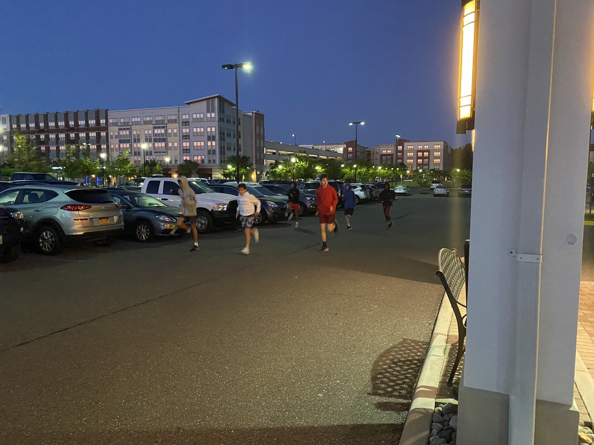CWMSTFSPRINTERS's tweet photo. State qualifiers getting in real early morning workouts while on our DC trip. Championship mindset no matter where we are. #cwindc22 @CwmstF @CWMSAthletics @CWSprinters https://t.co/aYpWIuayiK