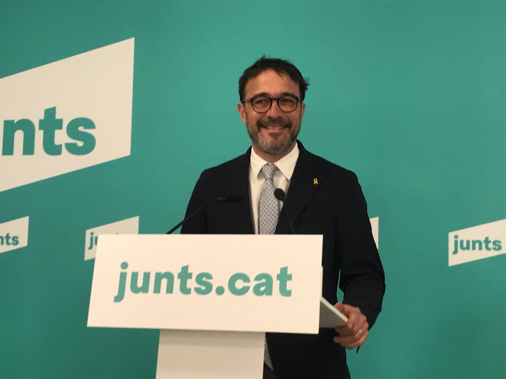 capdevilamaria's tweet photo. 🔴#Junts no participarà de cap reforma de la Llei de Política Lingüística perquè consideren que "no té consens polític ni amb el sector educatiu i les entitats que defiensen el català"
▶️En els pròxims dies traslladaran al Govern una proposta "per protegir el català" https://t.co/nZAQTCwz0H