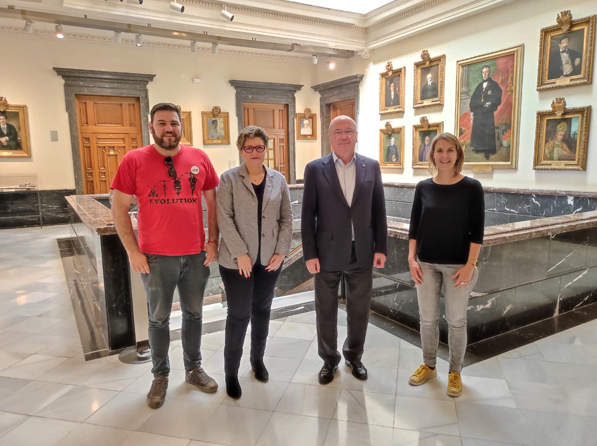 STR_Sindicato's tweet photo. Ayer presentamos nuestra iniciativa del #coeficientereductor para la edad de la #jubiliación de nuestras compañeras y compañeros de la industria #química y del #refino en el ayuntamiento de @reus_cat
#STR_CRJ https://t.co/7VWz4INEIR