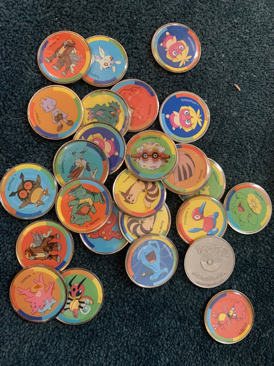 CocoCherel's tweet photo. Hoi, is dit ook geld waard haha? Ik ruim de zolder op en kom allemaal nostalgische dingen tegen. https://t.co/QBNk2kozpT