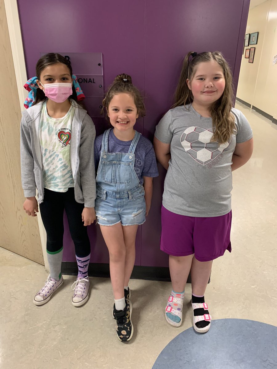 GranbyThird's tweet photo. Crazy hair day @GranbyGators https://t.co/OVytYkcNWo