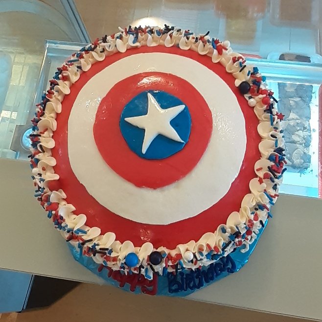 DDBakeryVT's tweet photo. Captain America is my second favorite superhero. My fav is the Green Lantern - with the cake, I might change my mind.  #captainamerica #themecakes #superheroes #barre #centralvermont #birthdaysarefun https://t.co/IfWHHDx7YH