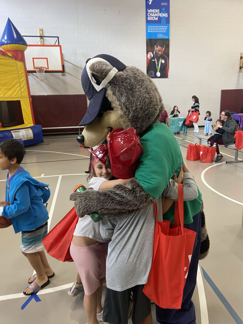 RodneyRaccoon's tweet photo. Hug time! The reactions we get when we take the time to share a smile with others.
#rodneyraccoon #wayoutkids #ymca #healthykidsday #community #kidsfirst #funtimes #animation #education #edutainment https://t.co/pqA4yfIFaP