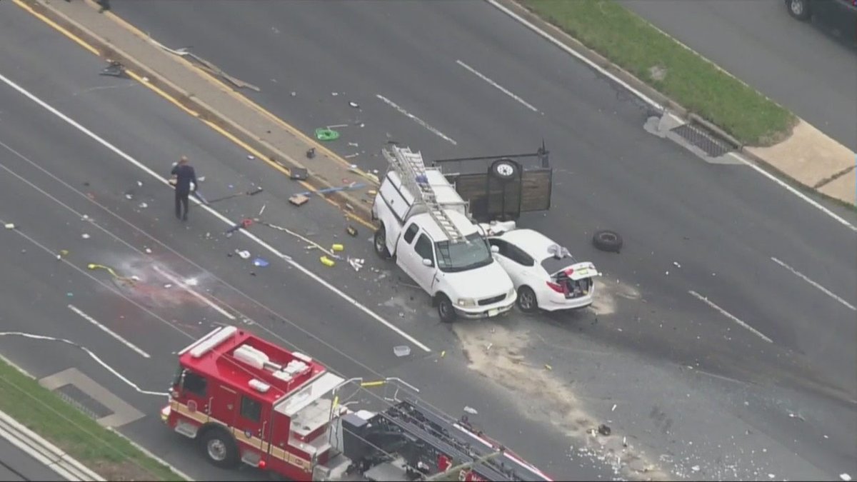 fox5dc's tweet photo. TRAFFIC ALERT: Several hurt in crash involving multiple vehicles in Montgomery County https://t.co/HiGoV16iUq #fox5traffic https://t.co/Iv9DlEQ5y9