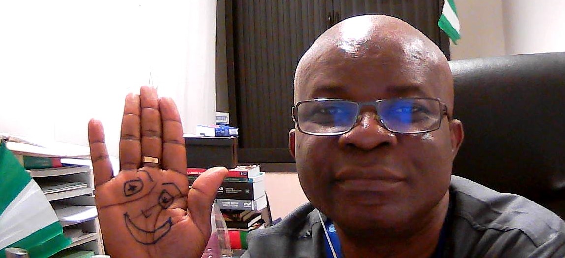 I am with the kids to end child labour as I raise my hand #RaiseYourHandForKids