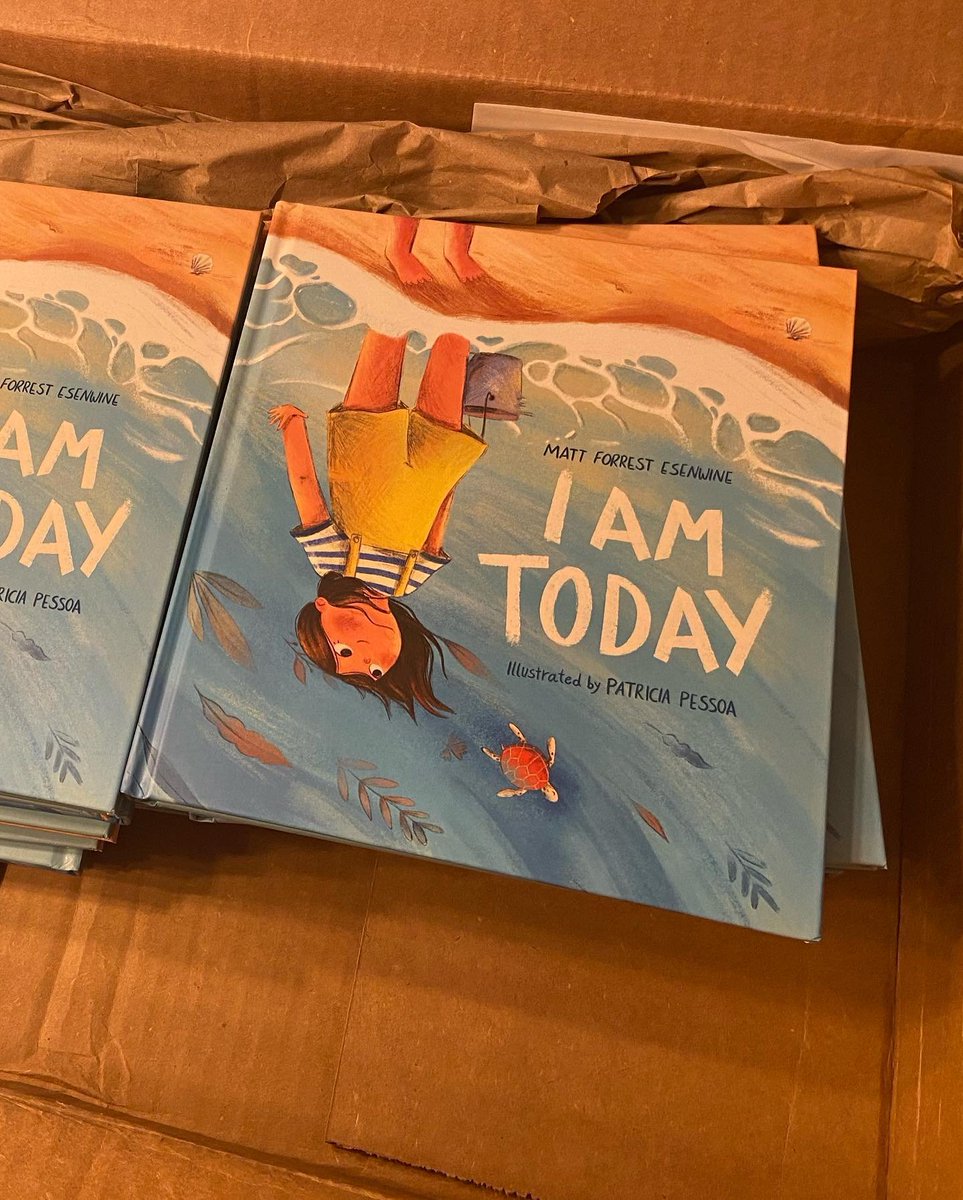 MattForrestVW's tweet photo. Curse you, amber colored lightbulbs!  But hello, author copies!! 

So excited to open this box and see my newest #PictureBook from @powkidsbooksofficial inside. 

#kidlit #IAmToday https://t.co/oxLyoaYLEr