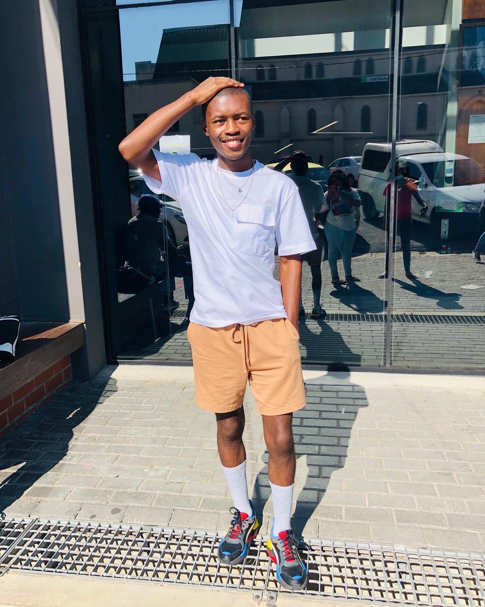 AzukiweRom's tweet photo. Decided to rock shorts in public for the first time.🥰😍🏳️‍🌈 #Queer https://t.co/qyWYzPGN1z