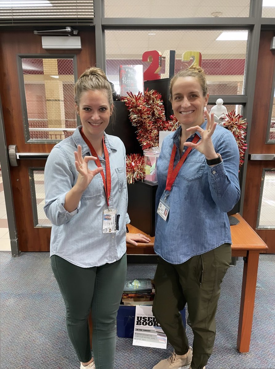 DickinsonCFISD's tweet photo. Twinning with LPS today because “we all need each other for good mental health!” We’re just missing our triplet, @mrs_ealand! I’m grateful to LPS for her patience and intentionality as I’ve learned the CIC role…and her hilarious sense of humor!! She’s the best! #CWMentalHealth22 https://t.co/wWZFZagCv9