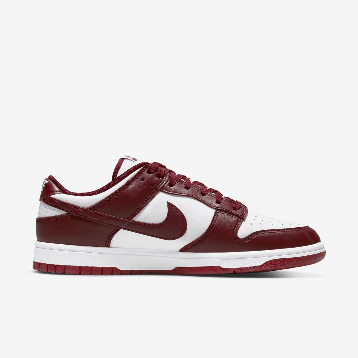 JustFreshKicks's tweet photo. 10AM EST via Nike US
Nike Dunk Low Retro 'Team Red'
=> https://t.co/BcbEVN6gOP https://t.co/bONy9rHVYn