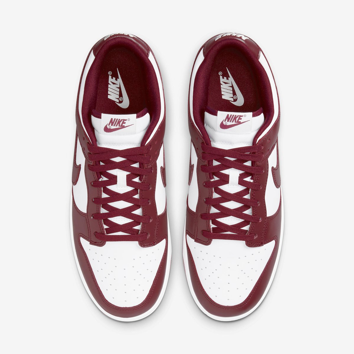 JustFreshKicks's tweet photo. 10AM EST via Nike US
Nike Dunk Low Retro 'Team Red'
=> https://t.co/BcbEVN6gOP https://t.co/bONy9rHVYn