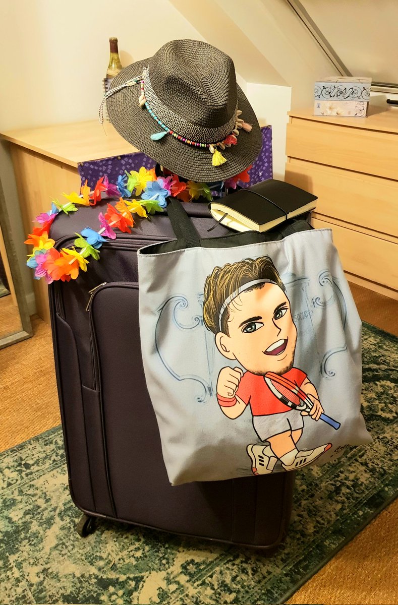 HeleneWithOneL's tweet image. Just closed a 6 year long chapter of my life. 
No clue what I'll do next which is both scary &amp;amp; incredibly exciting.
For now I'm off to France for 6 weeks of rest, friends&amp;amp;family time, writing and of course RG.
Safe-care has kept me away from TT lately, but I might come back.
❤🐧