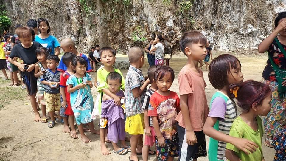 Nearly 10,000 civilians from more than 10 villages in #WinYaw area have been displaced by fighting between the KNLA and the junta since April 23 in #Kale_Tagundaing Division, <a href="/knuhq/">Karen National Union</a>-Dooplaya District in Kyainseikgyi Township, Karen State and.....

#RefugeesNeedHelp #Karen