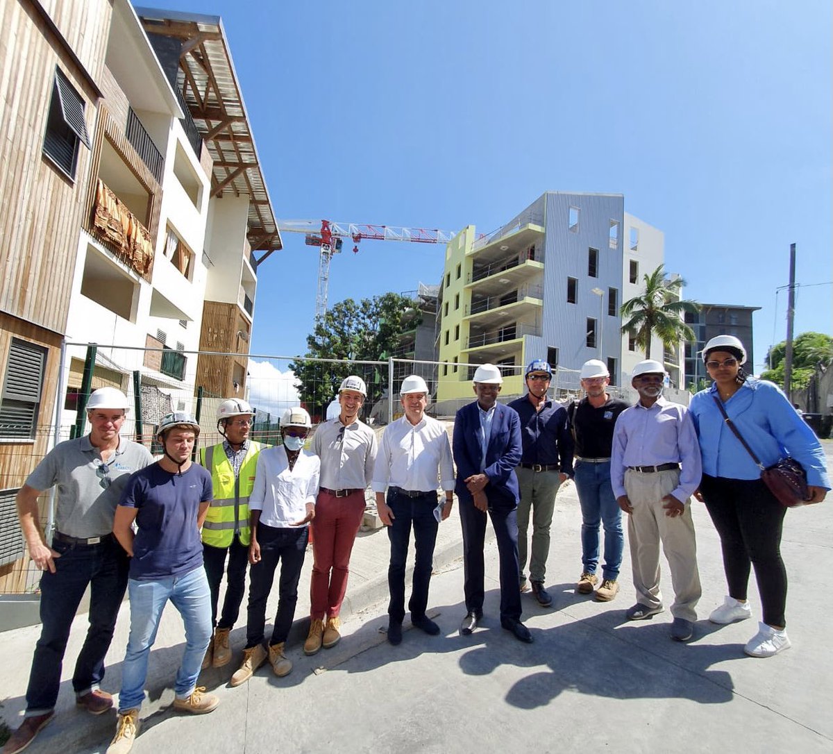 OSalleron's tweet photo. Visite du chantier de 300 logements du quartier Marzoukou à Petite Terre à #Mayotte en compagnie de Saïd Omar Oili Pdt agglo Dzaoudzi @OmarOili Projet #SiM Entr. @VINCIConstruc avec Pdt FMTP Julian Champiat https://t.co/Kk74u8gNTr