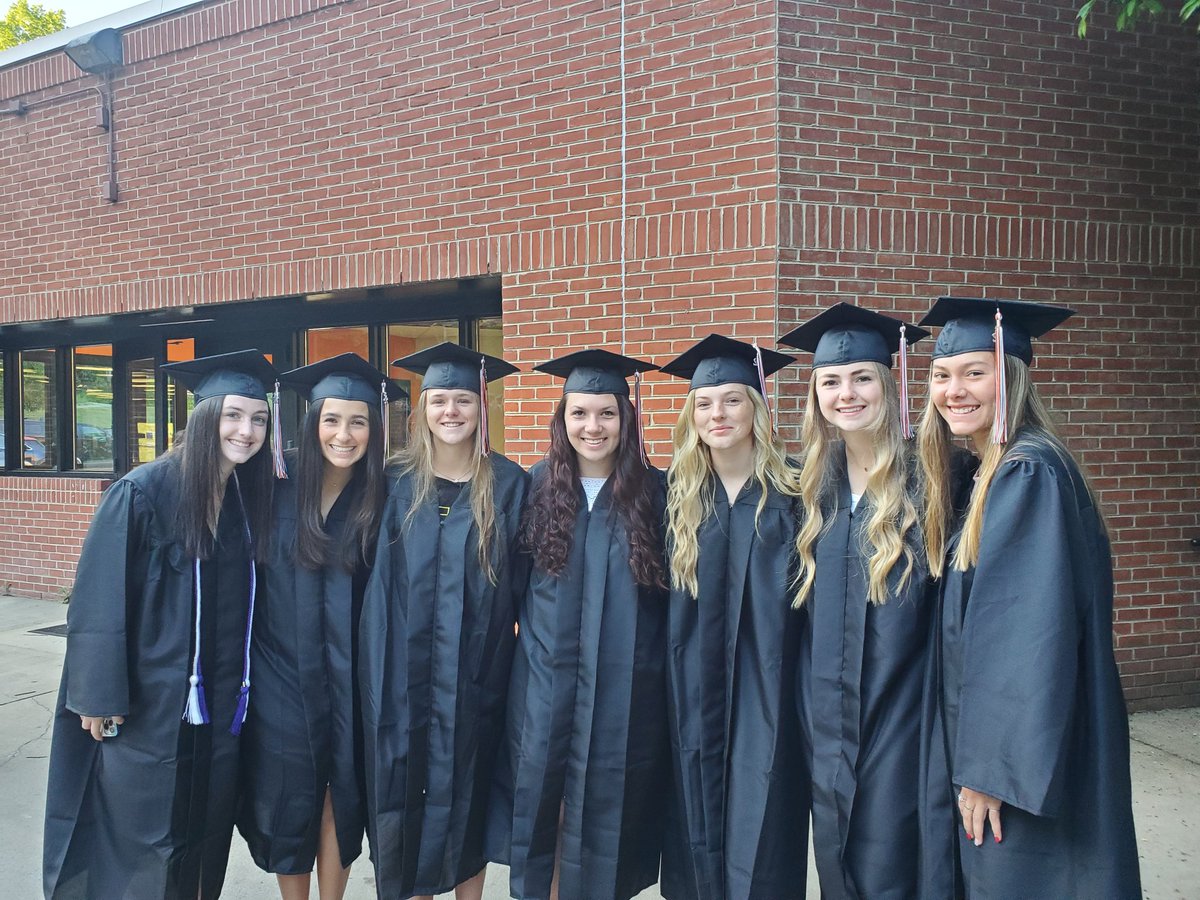 It's getting real up in here! #Graduation #Classof2022 #seniors #pictureday <a href="/TransylvaniaSch/">Transylvania County Schools</a>