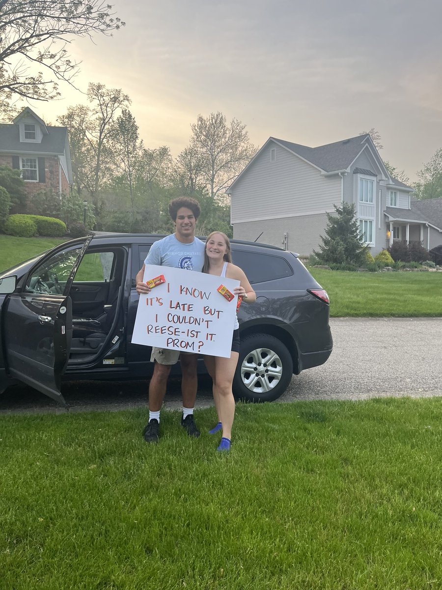 Jef Waugh couldn’t come up with one REESEon not to ask Morgan Heim to prom!!🍫🥳🤩🌟