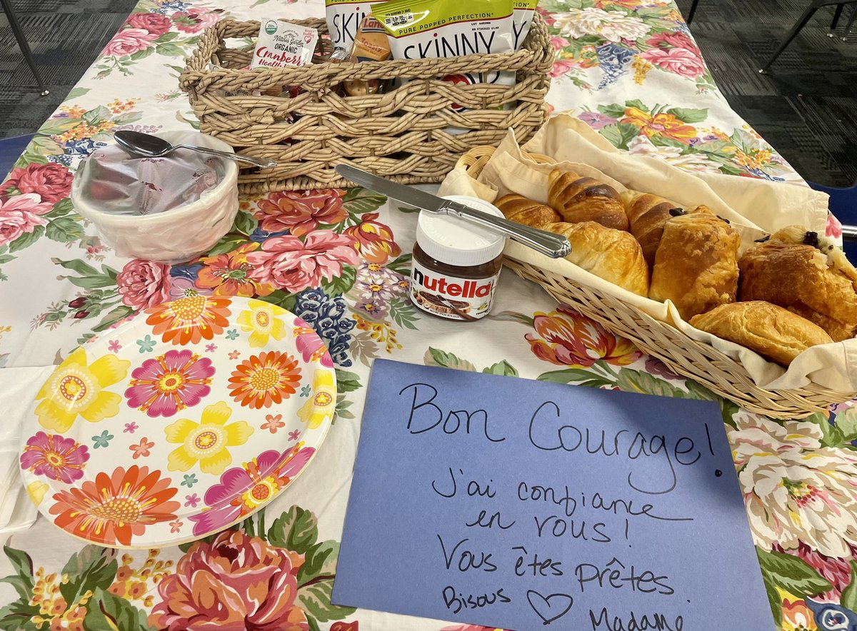 mme_dodds's tweet photo. I can’t be there to share breakfast with my #APFrench student s before their exam this morning  (#STAAR proctor), but they have some brain food à emporter. I’m so proud of you! Vous êtes prêtes. https://t.co/CbjpOxHQ14