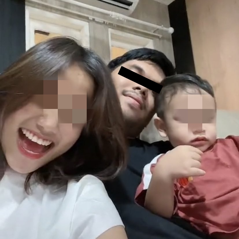 ilovemozz's tweet photo. Pak pulici nih photo pelaku kejahatan pencurian hati, diapit kedua korban. Tolong segera diamankan. Photo pelaku &amp; korban telah disamarkan utk menghargai pripasi #TerlaluBucin https://t.co/49orLN36L2