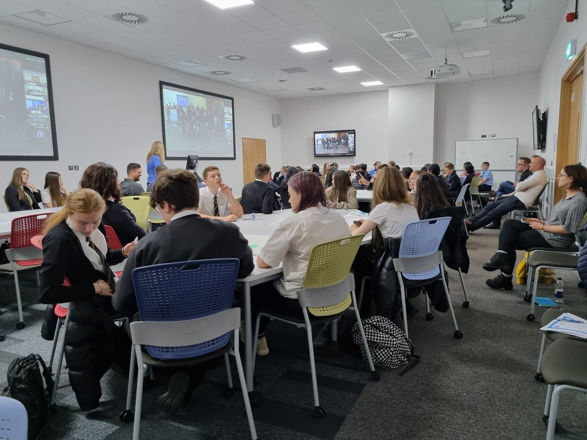ClareOnTheRun's tweet photo. Great suspense as we await the outcome of the Future App Dragon's Den pitches 😅 Which team's app will be voted the best?   Whoever it is, everyone did an amazing job with their apps and presentations. What a talented bunch you are! #kidsinIT #futureskills https://t.co/DxGB0lBvo3