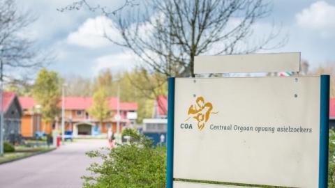 Leiden krijgt (weer) een azc. In een pand aan de Haagse Schouwweg komt er plek voor 300 tot 400 asielzoekers voor een periode van 5 jaar. Meer weten? ➡️ coa.nl/nl/nieuws/leid…