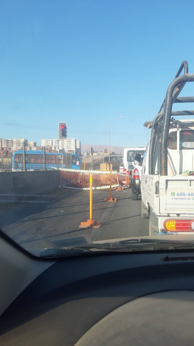 agridulcevida's tweet photo. Taco en via expresó norte, pasado el servicentro copec, llegando a avenida los cóndores. Excavación profunda en el lugar #AltoHospicio #pasoeldato #difundir https://t.co/H6IoshjOGQ