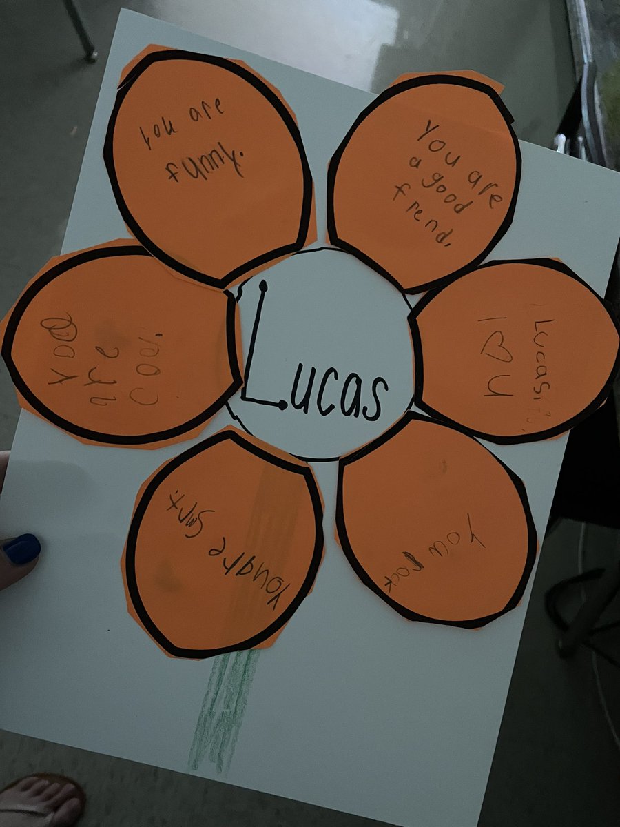 Today we made ‘Compliment Flowers.’ <a href="/ClarkCreekSTEM/">Joey Moss</a> <a href="/lauracasey3/">Laura Casey</a>