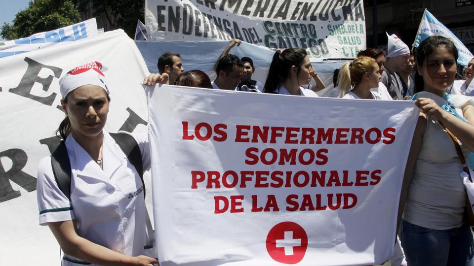 PdN_Portal's tweet photo. Día de la enfermería: profesionales de la Salud marchan contra la precarización de Larreta

“Somos profesionales de la salud, no hay ninguna duda: que la Legislatura y Larreta le pongan fecha a ese reconocimiento”, reclaman las y los enfermeros

https://t.co/BKNfqxE3fw https://t.co/4xvaDgTiC6