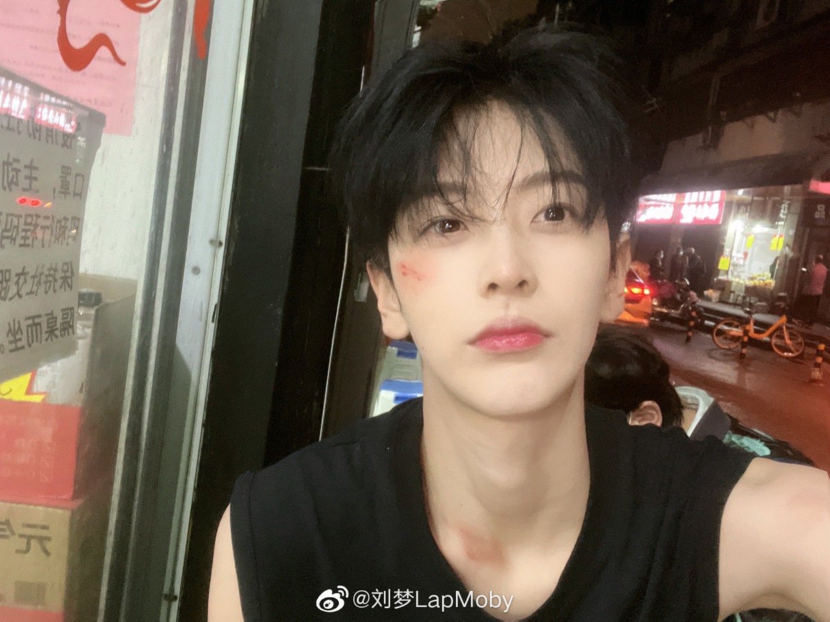 liumeng_fei's tweet photo. • 220510
Update on Weibo: (1/2)
 
"End of work"
#LiuMeng #刘梦 https://t.co/e0zeUt72hQ
