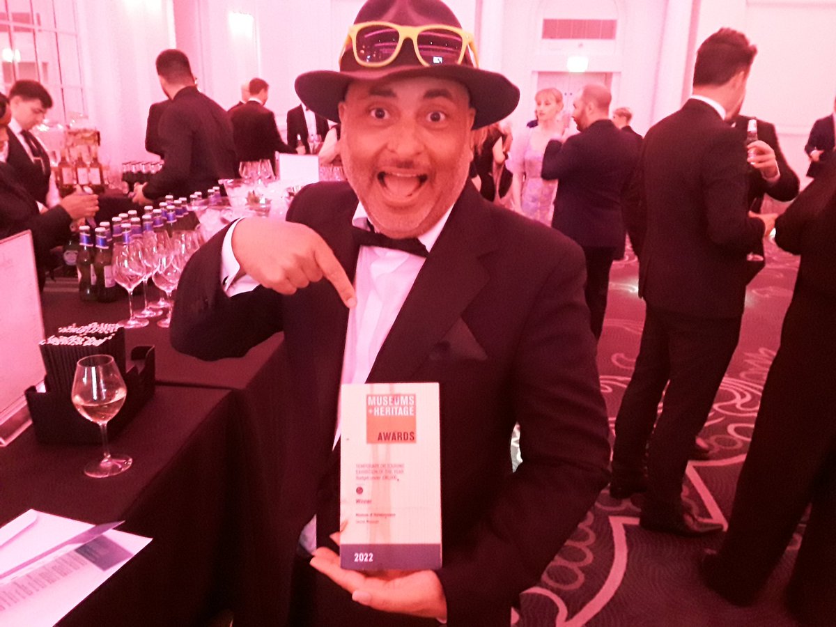 LondonersLondon's tweet photo. My #Daily #Exercise to @MandHShow dinner @ClubQuarters #TrafalgarSqaure with my @our_moh family. Nominated for #SecretMuseum in Temp Exhibition category with @EnglishHeritage @HRP_palaces @SSGreatBritain @HornimanMuseum & @orncgreenwich so amazed we won #LetsGuide #UniquelyLondon https://t.co/GHlHc5DHp0