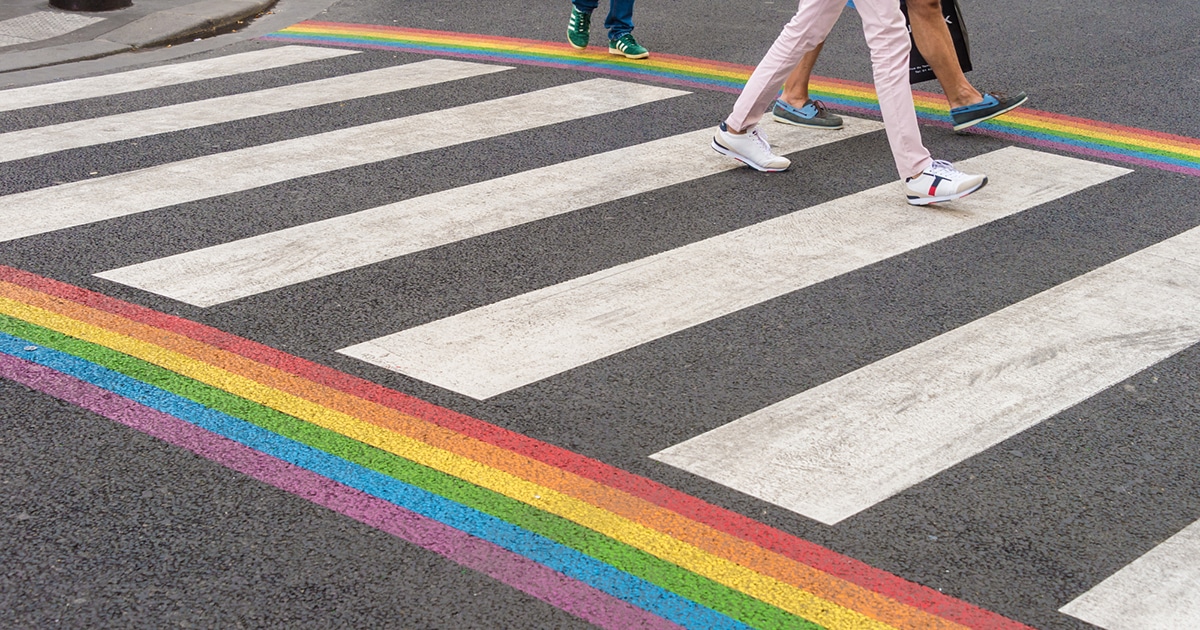 Study Finds That Colorful Road Art Prevents Traffic Accidents by 50% mymodernmet.com/asphalt-art-tr… #Design #asphaltart