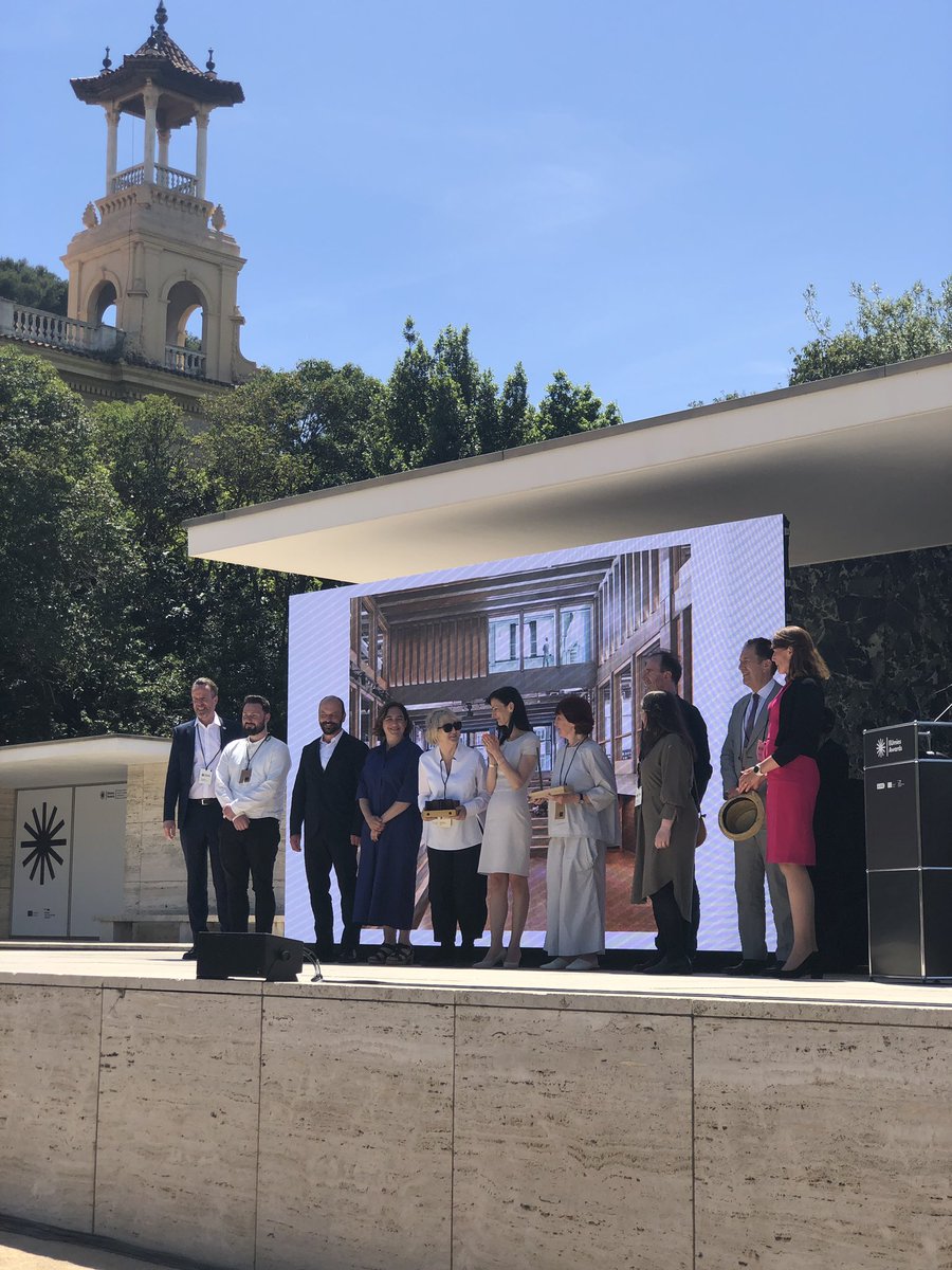 EUmiesAwards's tweet photo. The Winners of the #EUMiesAward2022 receive their Prize for the project 'Town House - Kingston University'. Congratulations @graftonarchs! #EUMiesAwardsDay #EUMiesAwards https://t.co/ha8Dpnfw4v