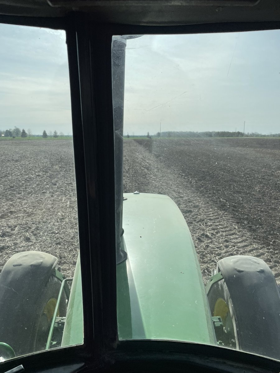 Always enjoy the older tractors but you have to wonder who thought this was the best way #JohnDeere