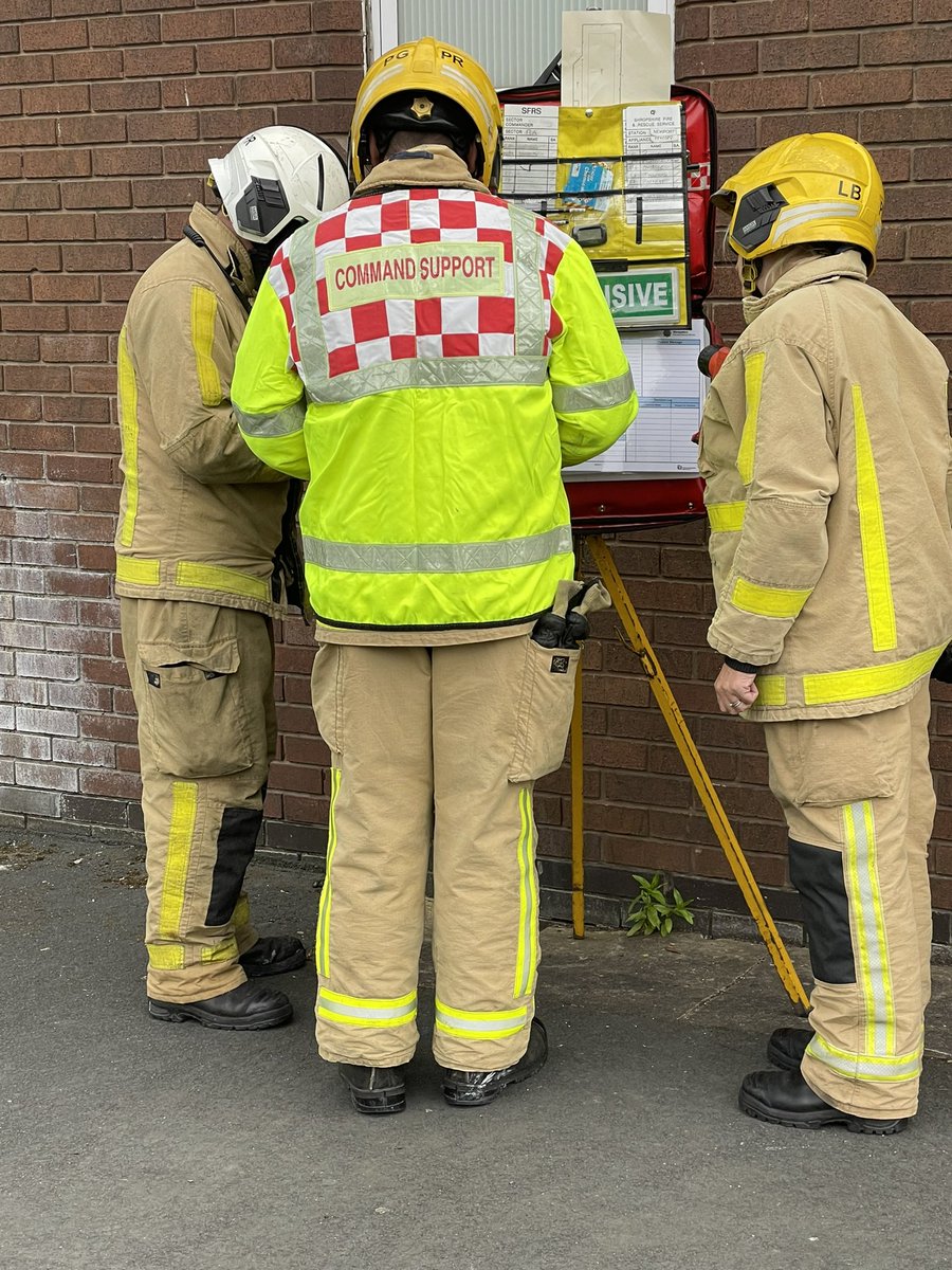 SFRS_GST's tweet photo. Senior officers and #CommandSupport now arriving at scene and establishing command system ππ©π»βππ¨π»βπ @SFRS_CWhite @SFRS_PDavies @SFRS_SBishop https://t.co/QeKy1a1kd1