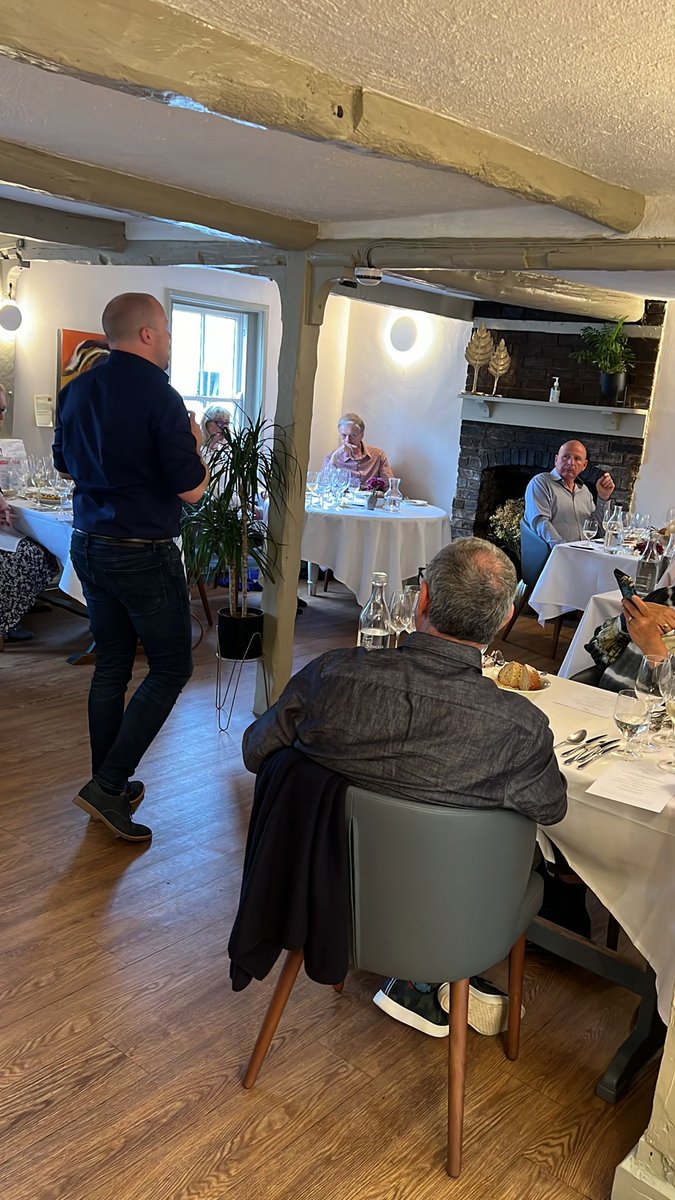 This evenings Italian wine dinner is in full flow with @Ed_thewineman and @hnwines 🍷 🇮🇹 

#italianwine #italianwines #winedinner #foodanddrink #winepairing #winepairings #hnwines #fenditton #cambridgefood #Cambridgerestaurant