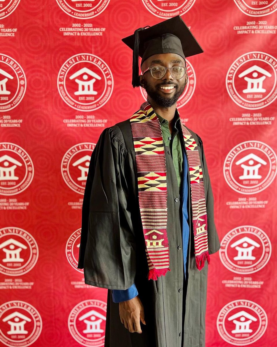 OKUNTAKINTE's tweet image. Dropped out of college after suicide attempt in 2017.
Re-applied in 2020 during the COVID-19 pandemic.
Built a million dollar organization which supports African contemporary artists in 2021 - while studying online.
Graduated @Ashesi in 2022! 👨🏿🎓❤️