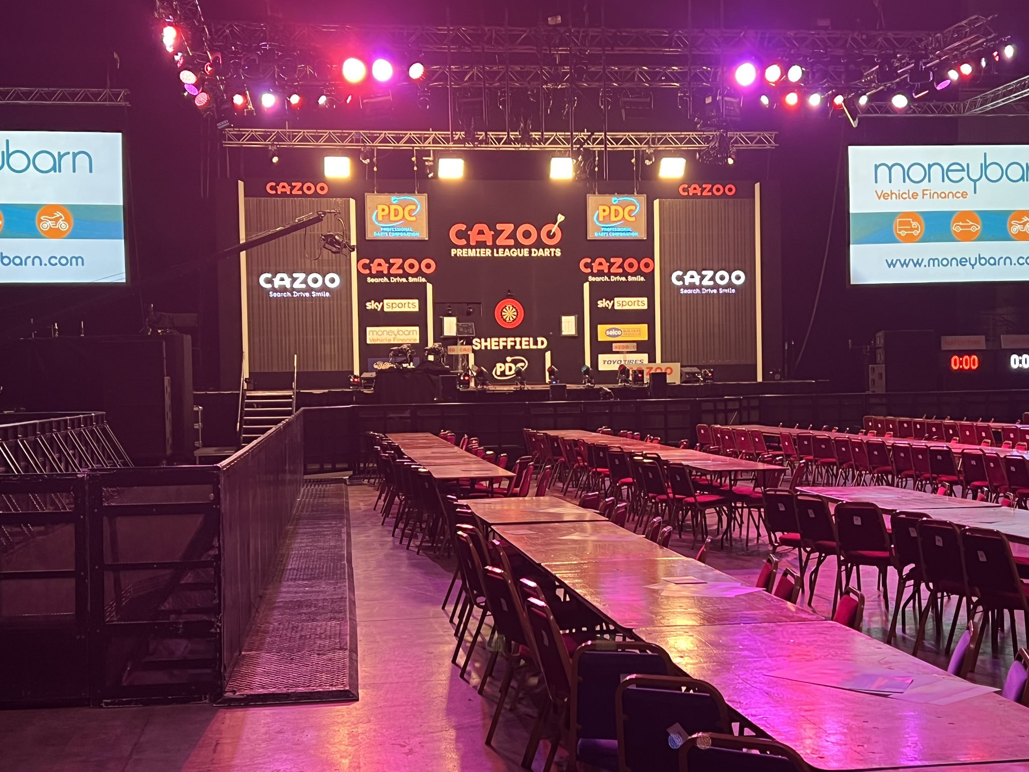 Online Darts on Twitter "Sheffield tonight 😍😍 https//t.co/NzxeP6sBdX