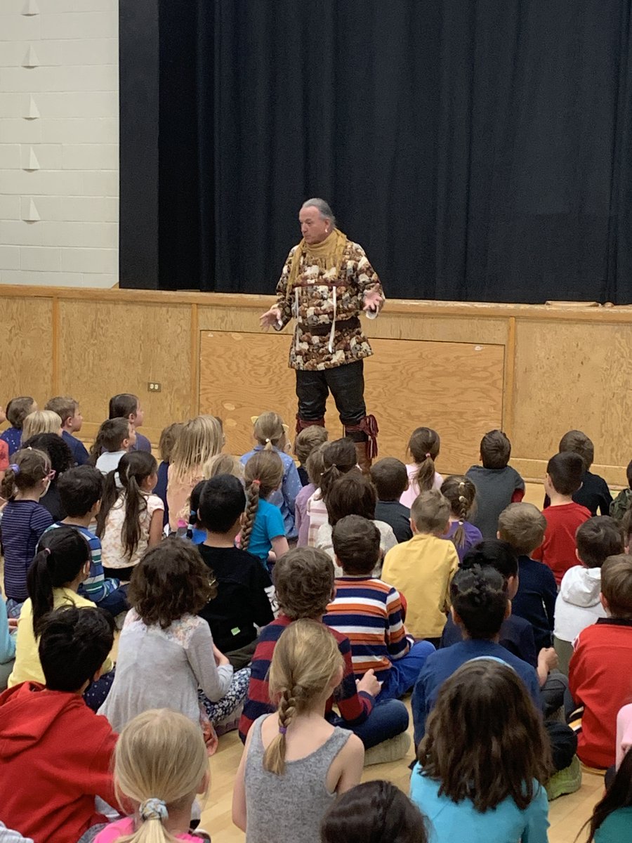 Daniel Richer dit LaFlèche <a href="/OttawaCrier/">Daniel Richer</a> is a Métis storyteller narrating stories from his Dakota and Abenaki heritage. In collaboration with @CPFAlberta students @banftrailschool discovered legends and lessons for Mother Nature, through the Marvel Bag. <a href="/yyCBEdu/">Calgary Board of Education</a>