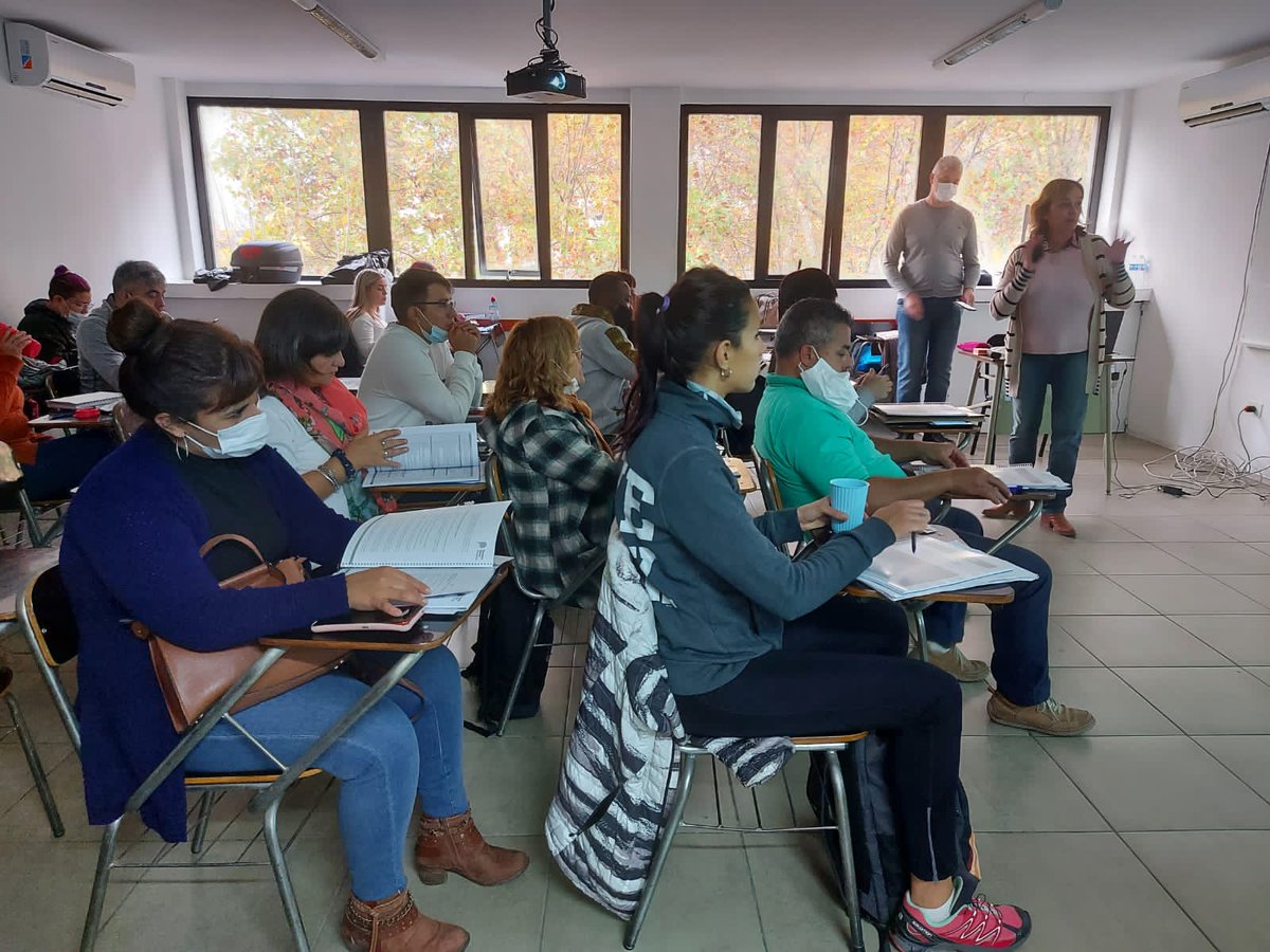 SindicatoDSalud's tweet photo. #SAMO365
En el @InstitutodelSSP clase 7 del Curso de SAMO Nivel I
Comision l y ll
📝 Nomenclador SAMO
🛏 Internaciones/Consultorio
@NovionClaudia
Maite Charterina
@RosanaRivelli
#CapacitandoElPresente📚
#PensandoEnElFuturo💻 https://t.co/fRjylKXN4b