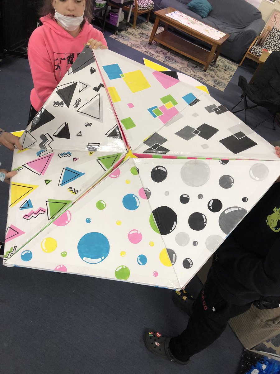 nx_lis's tweet photo. The 4th #hexaflexagon is together and spinning! Huge shoutout to Maggie, Kenzie and Nadia for doing an extra row 😃 @FLWWILDCATS #wawmproud https://t.co/rTr7jrHS4o