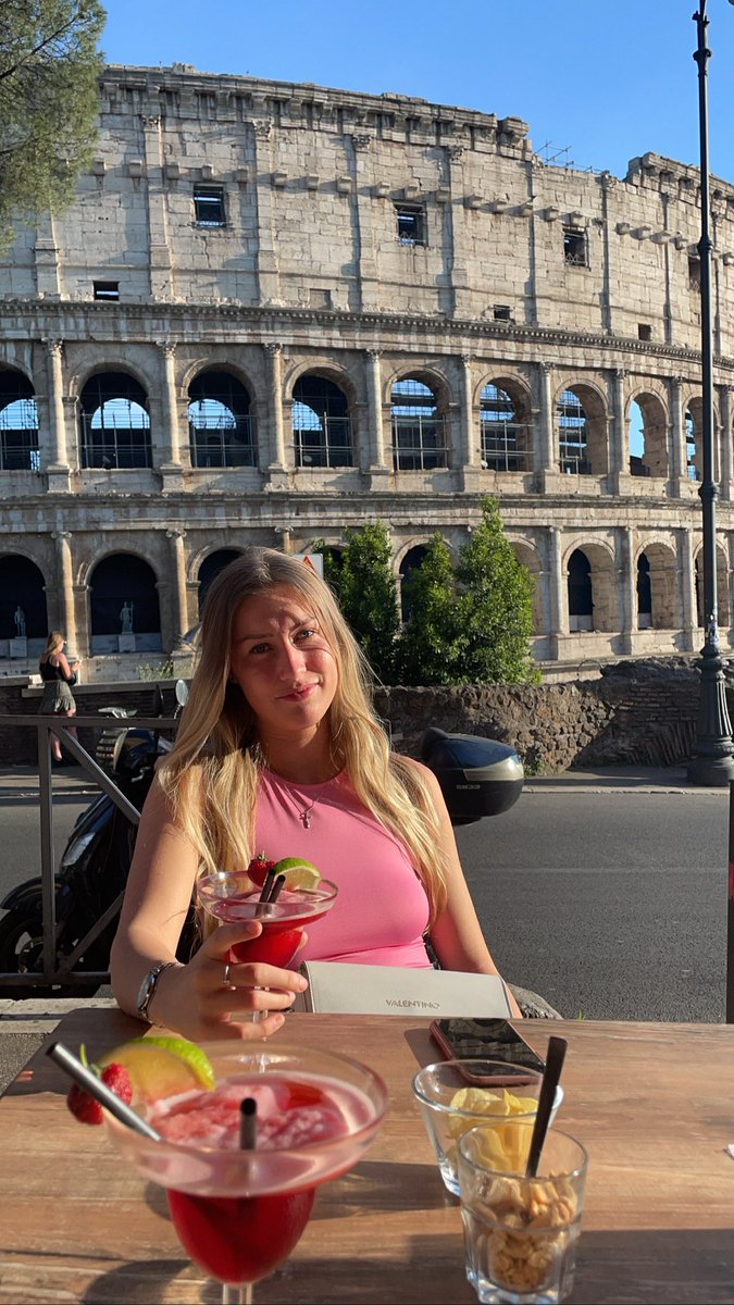 Liked on Twitter, booked a week later, told her the night before🤌🏼 happy anniversary x