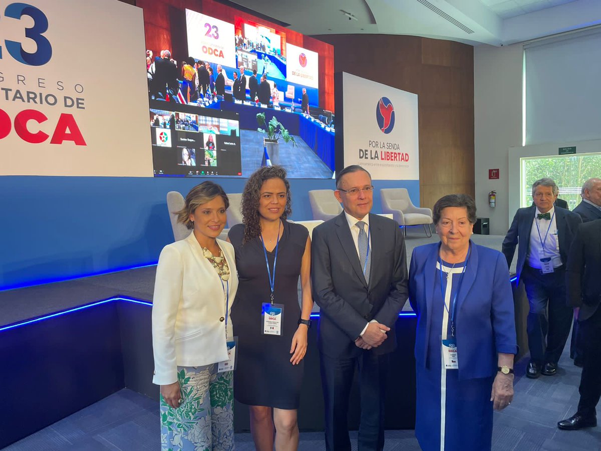 PDC_Chile's tweet photo. En el 23 Congreso de la Organización Demócrata Cristiana de América, en Ciudad de México, por unanimidad de los 33 partidos miembros, se eligió a Mariana Gómez Del Campo como Presidenta y a Carmen Frei como Vicepresidenta del @ODCA 

Nuestras felicitaciones👏👏👏
#CongresoODCAmx https://t.co/u71tgirExO