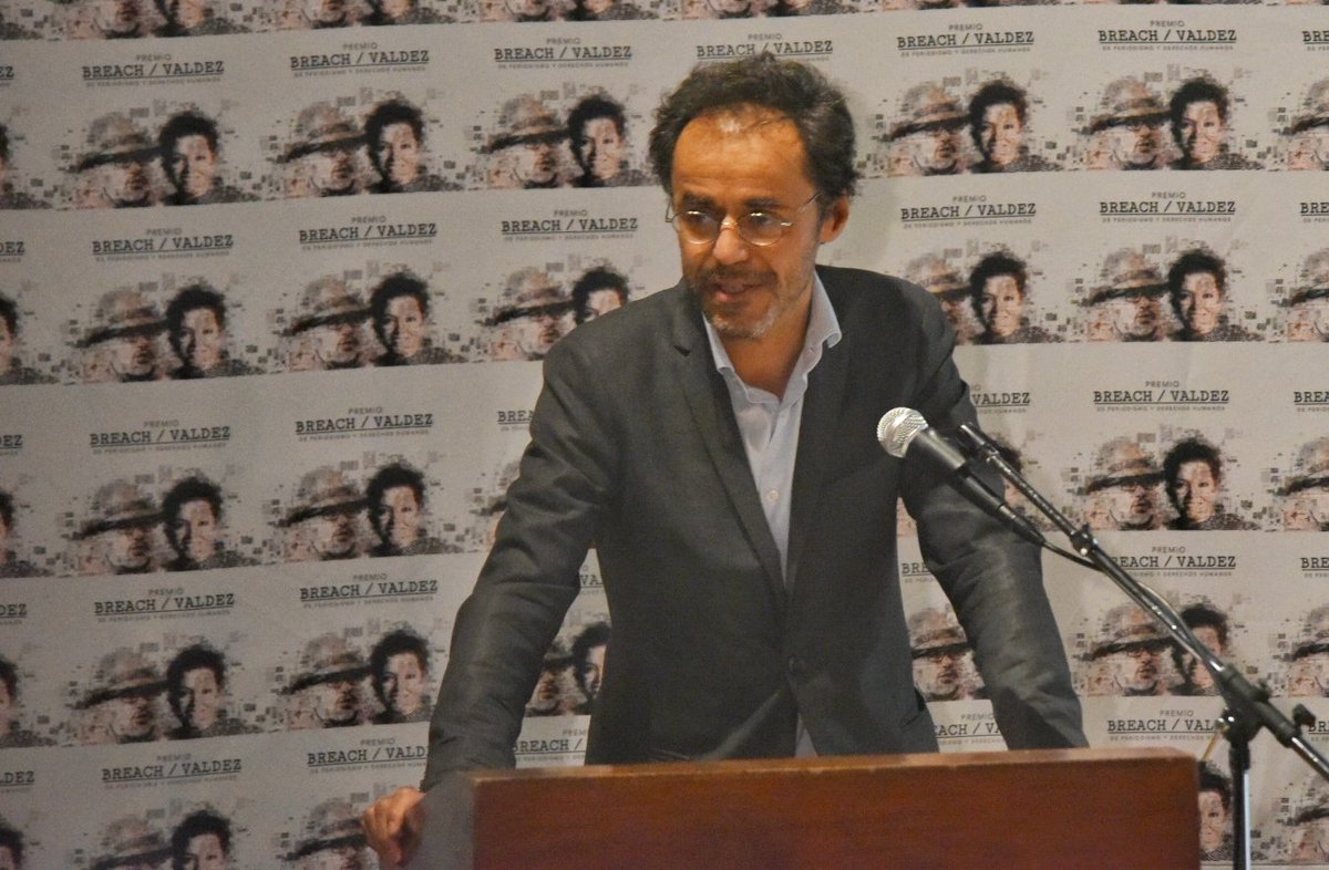 PeriodistasU's tweet photo. Samir Tounsi, Director @AFPespanol @AFP durante la premiación del certamen Miroslava Breach y Javier Valdez @BreachValdez en el Museo Franz Mayer @museofranzmayer, de la CDMX 
@ONUDHmexico Fotos: Alejandro Meléndez @alexmelon #BreachValdez https://t.co/irvekV4cZB