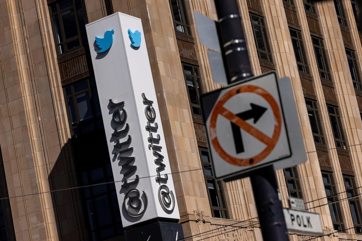 engadget's tweet photo. Twitter's CEO fires top product exec as company cuts costs https://t.co/gzkz4DRt8l https://t.co/3x6JfNgjyh