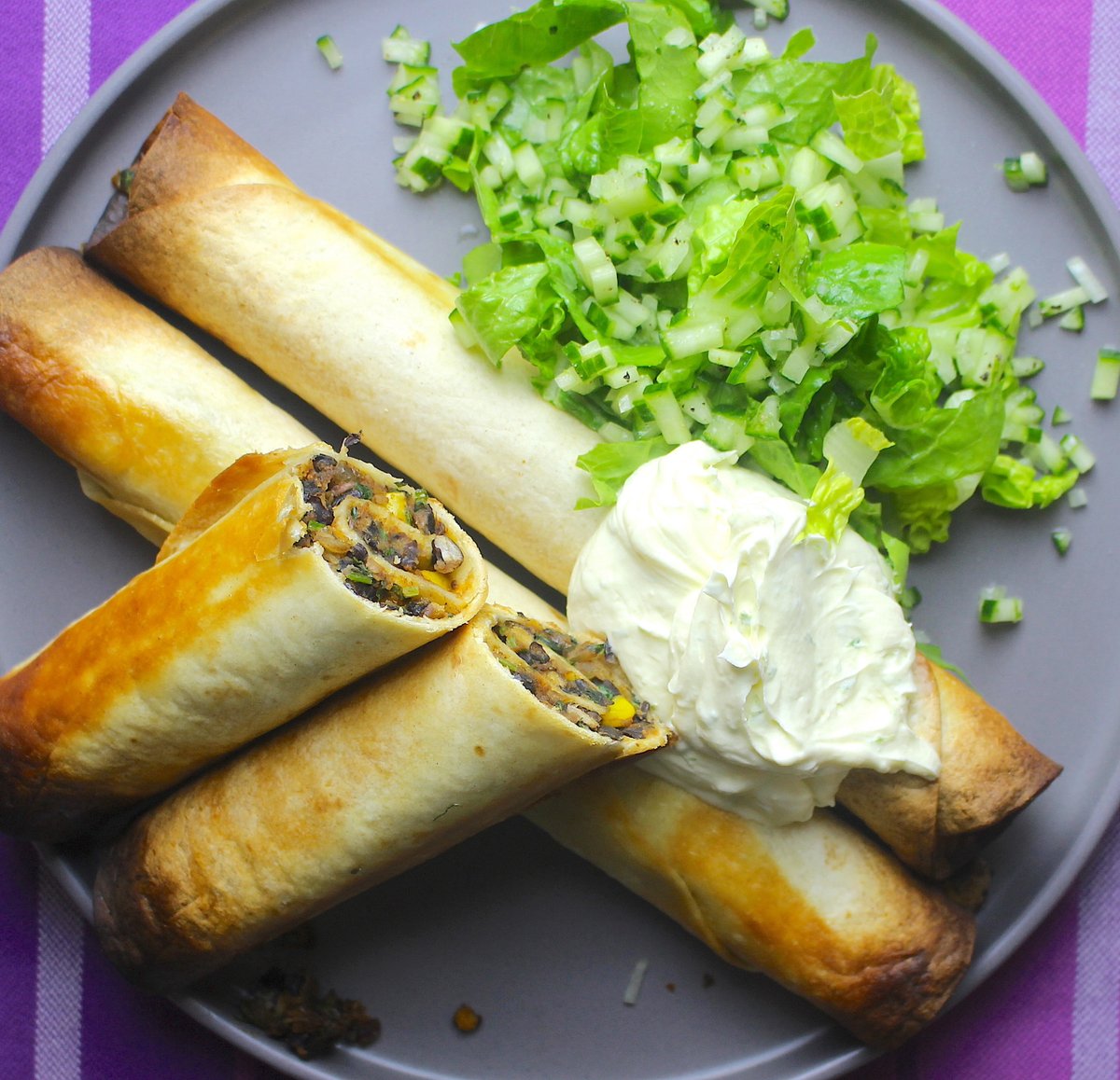 BwydSirGarFood's tweet photo. Flautas! Black Bean and Corn Baked Wraps, Salsa, Sour Cream
https://t.co/VFBkBcfkjj
#swper #swperbox #recipebox #foodbox #cardigan #lampeter #llandeilo #ammanford #narberth #swansea #carmarthenshire #pembrokeshire https://t.co/RJKghv6sRo