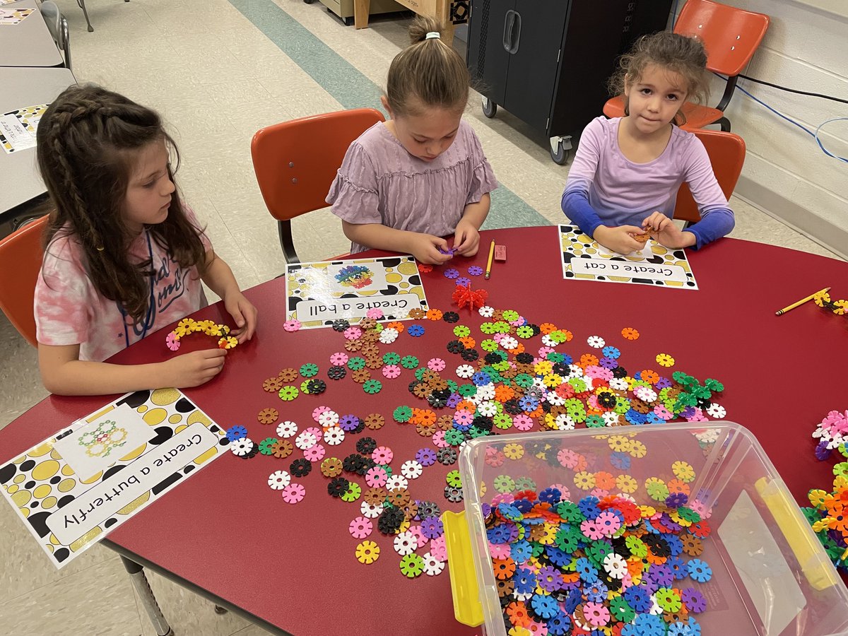 FasdFoundation's tweet photo. Mrs. Crytzer was awarded the Building Engineers through STEAM Classroom Grant by the FASD Foundation!
Here are Kindergarten, 1st, and 2nd graders building with the Brain Flakes
@BuffaloElemSch @FreeportAreaSD #fasdfoundation https://t.co/dixgjLzgXl