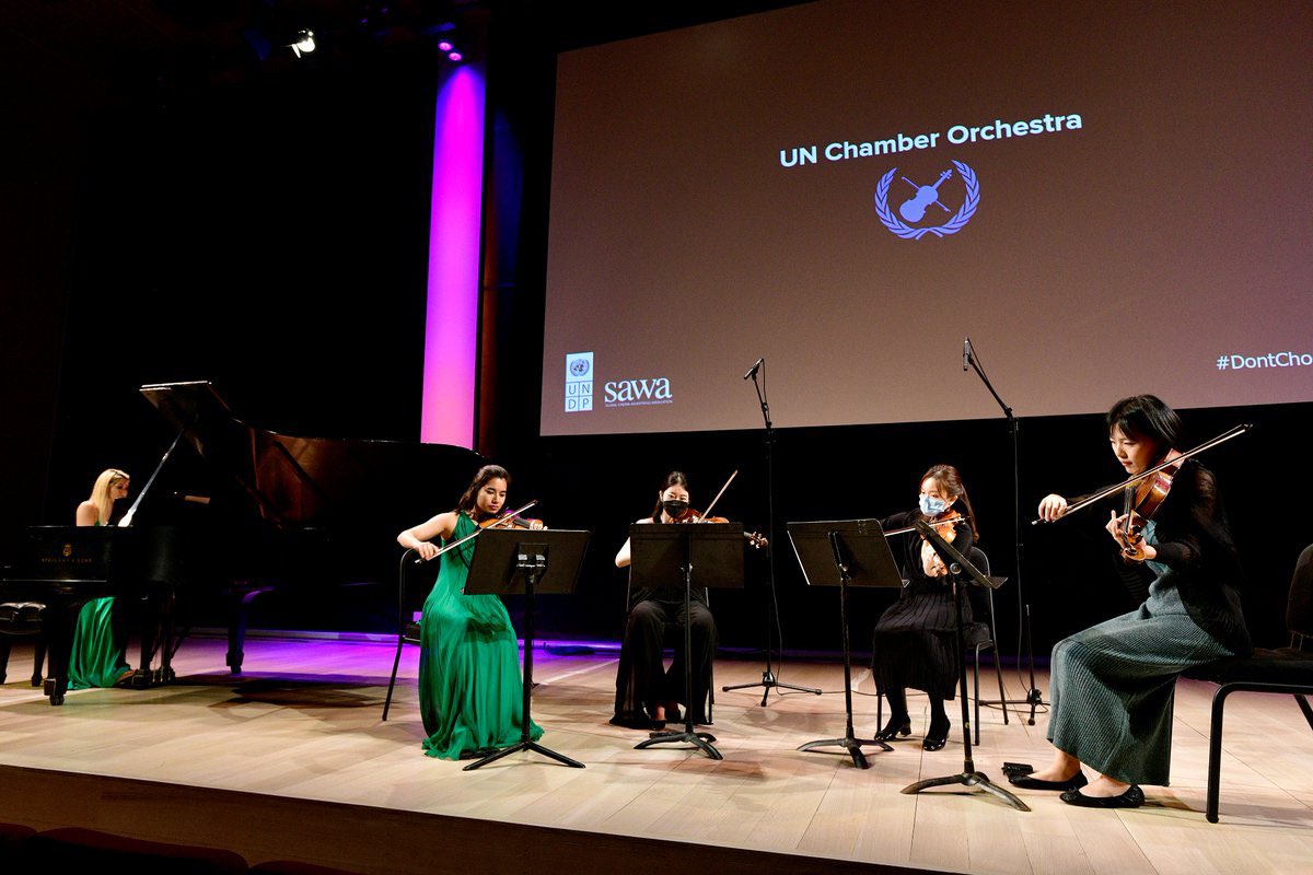 Did you miss it?! People across the world are hearing the call of #DontChooseExtinction &amp; last night was the Inaugural Frankie Climate Impact Awards! 
<a href="/UNDP/">UN Development</a>, <a href="/WeDontHaveTime/">We Don't Have Time</a>, <a href="/AissaMaiga/">Aïssa Maïga</a>, <a href="/UNChamberMusic/">UN Chamber Music Society</a> &amp; more were all there for a night to remember. bit.ly/39f4SOU