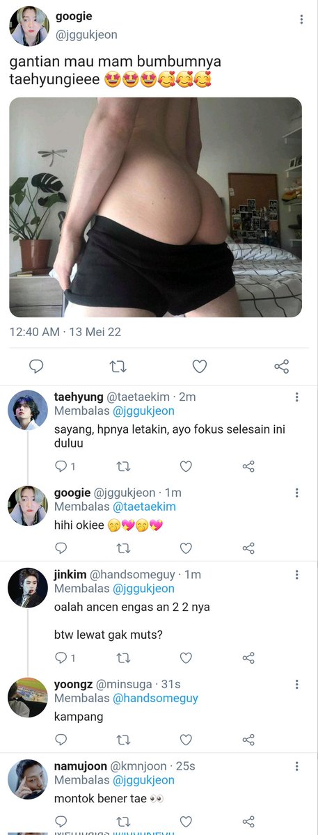 Lionbby_'s tweet photo. Kookv Twotweet Au 🔞

Hanya tentang G.ukkie babyboy manjanya t.aehyung yang merengek disiang hari karna belalainya rindu dengan mulut nakal t.aehyung.

// bxb , power-bot , sub-top , mention-of sex scene , nsfw picture , hard word https://t.co/HS1WagUKRK