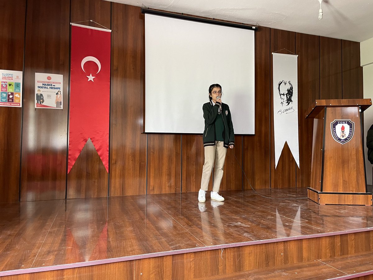 TokiLisesi's tweet photo. Öğretmen ve öğrencilerimizin hazırlamış oldukları şiir dinletisi programı,emeği geçenlere teşekkür ederiz. @yuksekova_mem @YusufAtael https://t.co/PPgwga5ojv