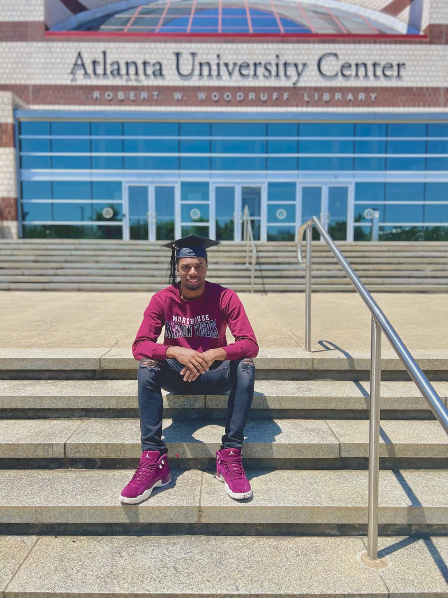 JaySterling_'s tweet photo. 🎓 https://t.co/d2GGmmjvkV