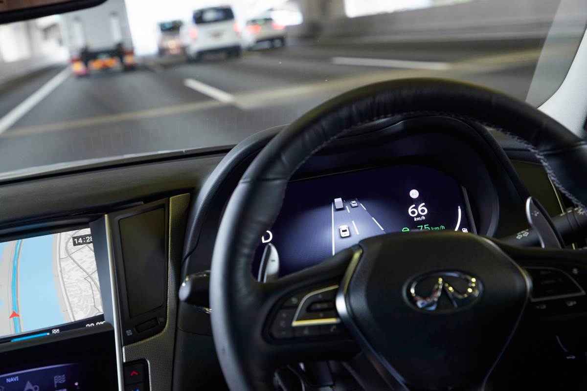 ITS_USDOT's tweet photo. Check out a new #ITSPCB T3 Webinar on 5/19 at 1PM! Learn about current @USDOTFHWA efforts related to Automated Driving Systems &amp; potential impacts of ADS to #infrastructure, #mobility, the #environment, &amp; #safety. 

Link:  https://t.co/0DB1S4Qeb3 https://t.co/L1V5E5qI22